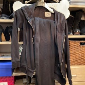 Matching UGG jacket and sweats. Definite athletic leisure wear.